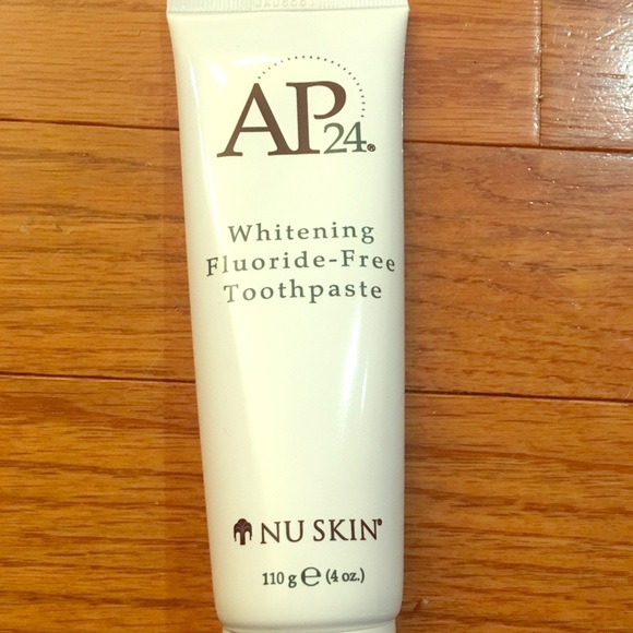 Whitening fluoride free toothpaste by Nuskin - Picture 1 of 2